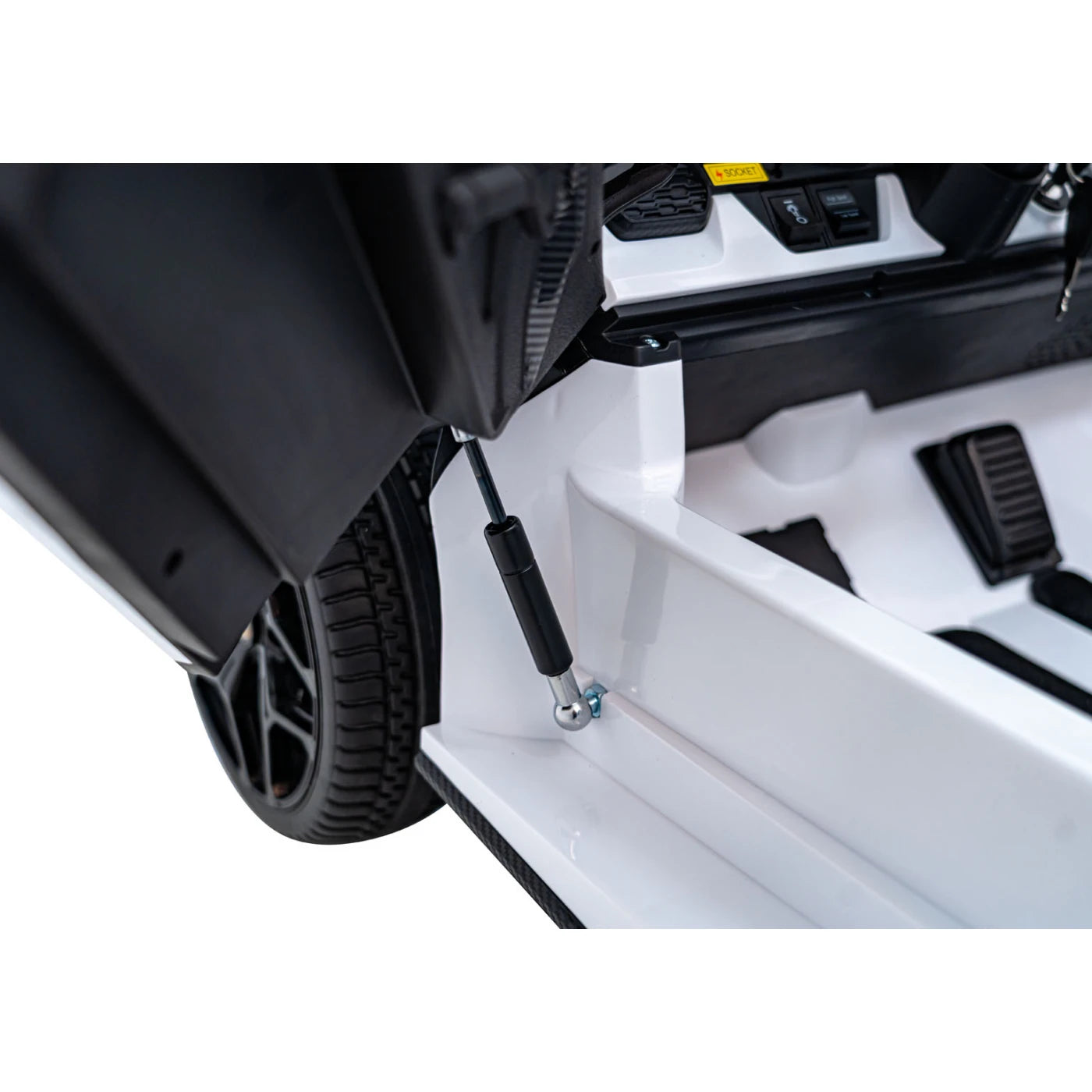 LAMBORGHINI REVUELTO XL WHITE 24V