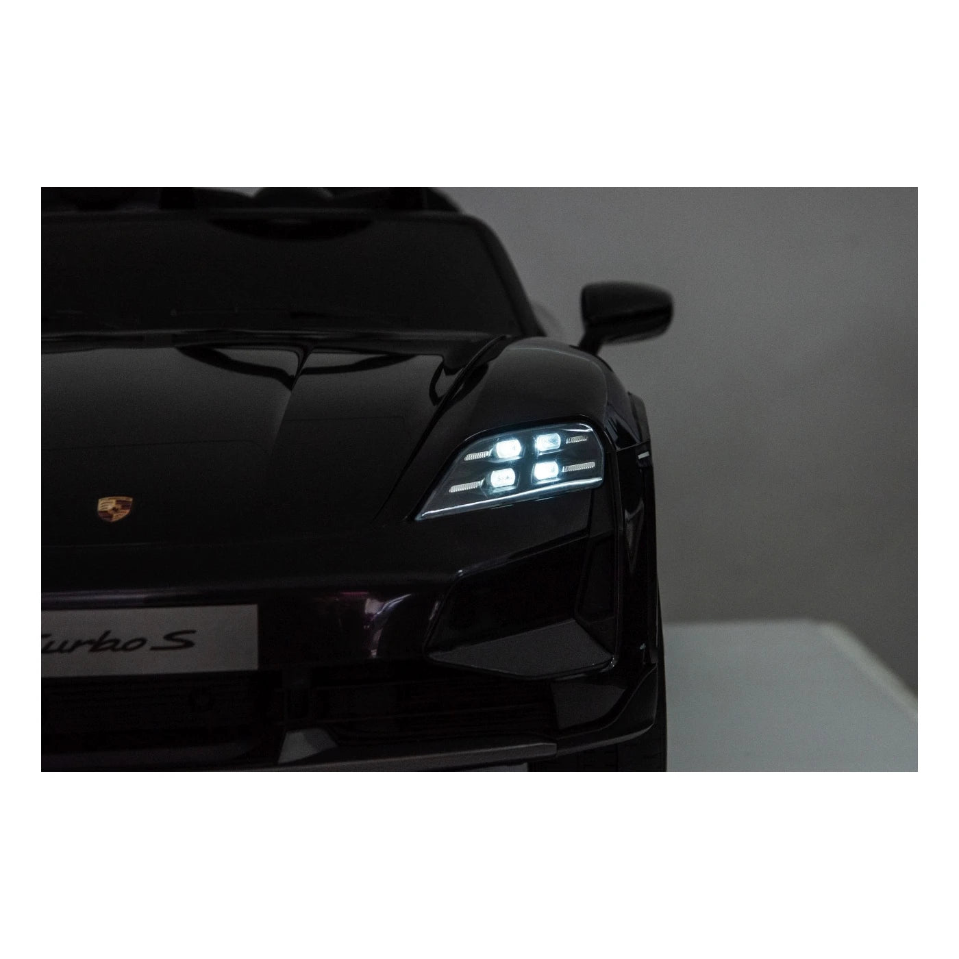 PORSCHE TAYCAN TURBO S BLACK 24v