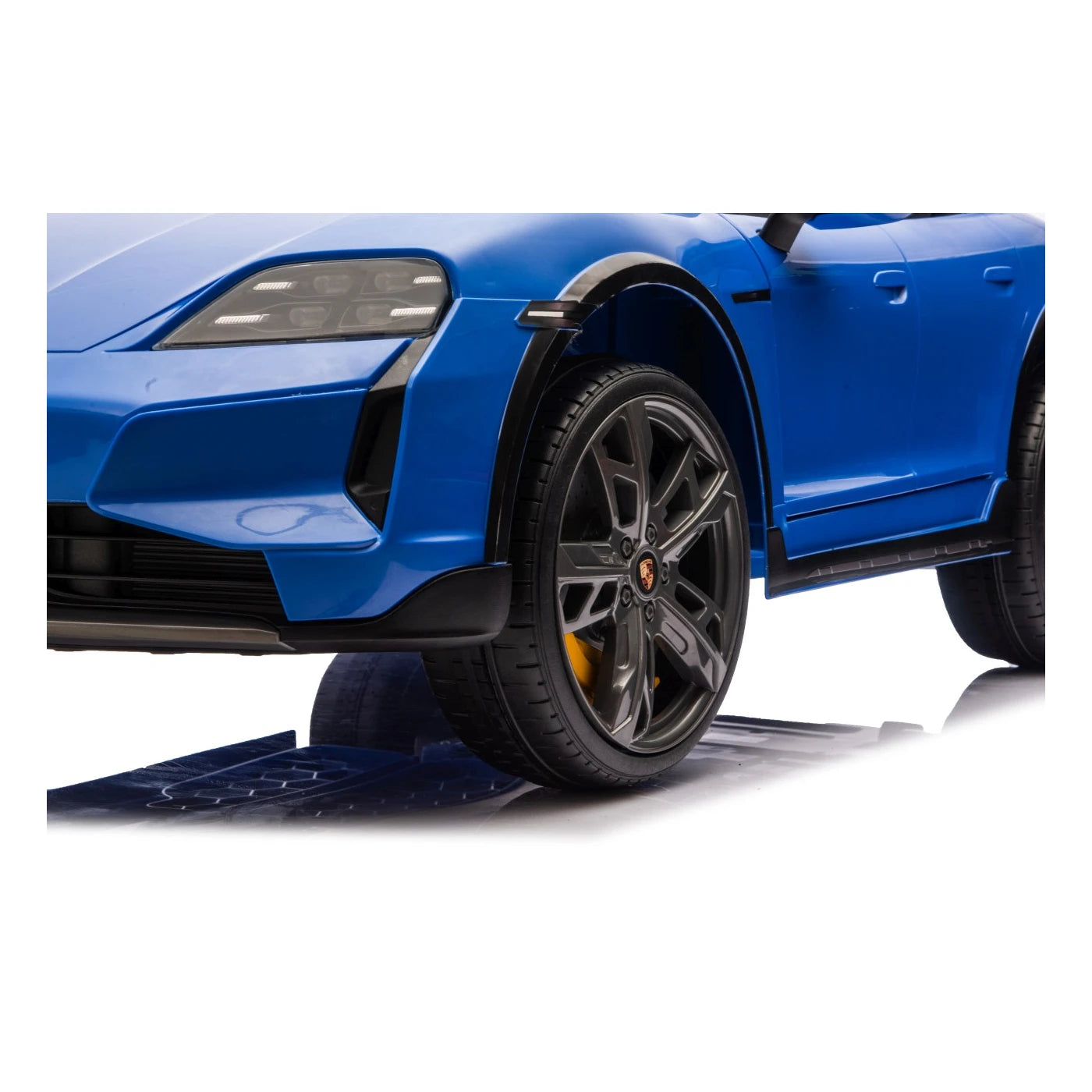 A PORSCHE TAYCAN TURBO S BLUE 24v