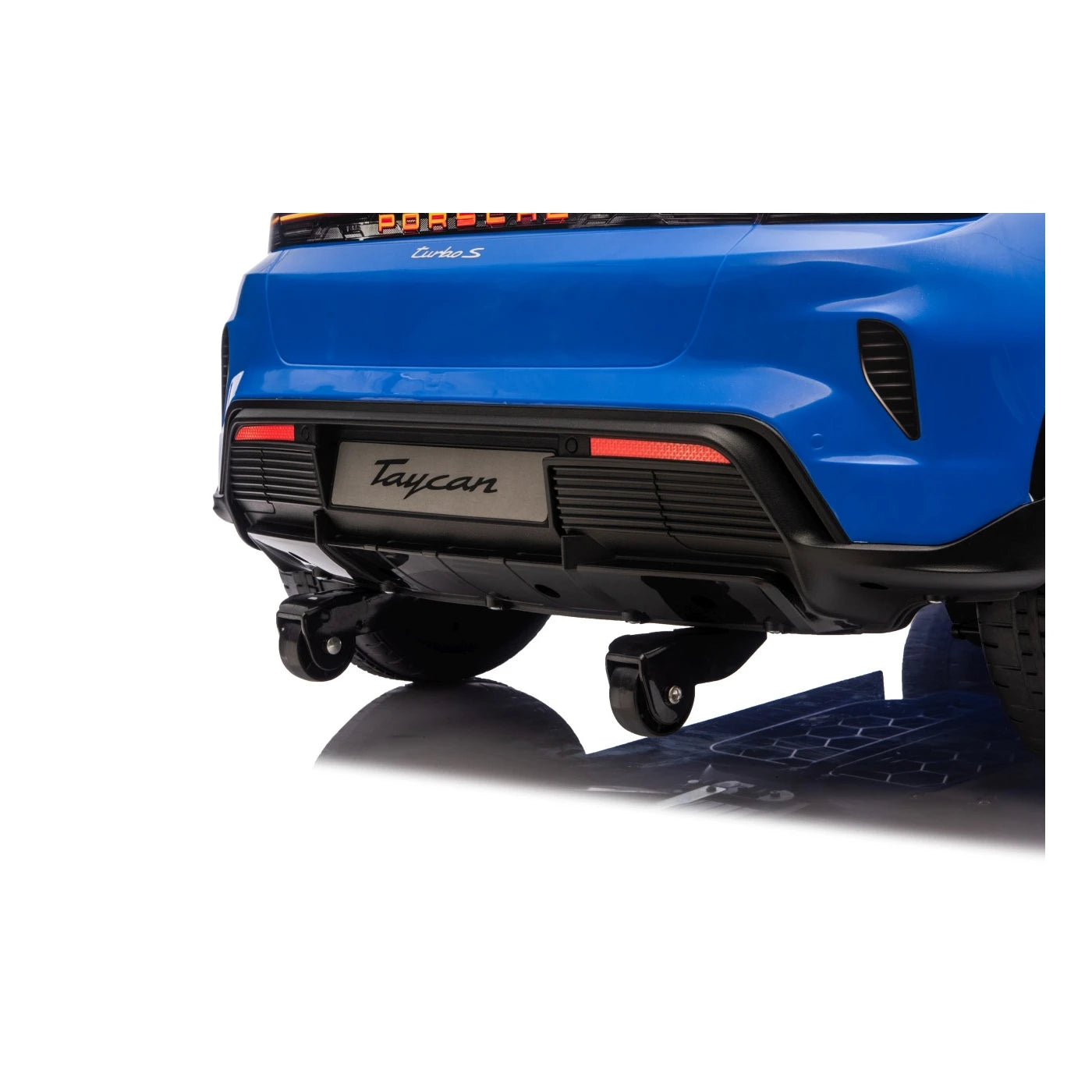 A PORSCHE TAYCAN TURBO S BLUE 24v