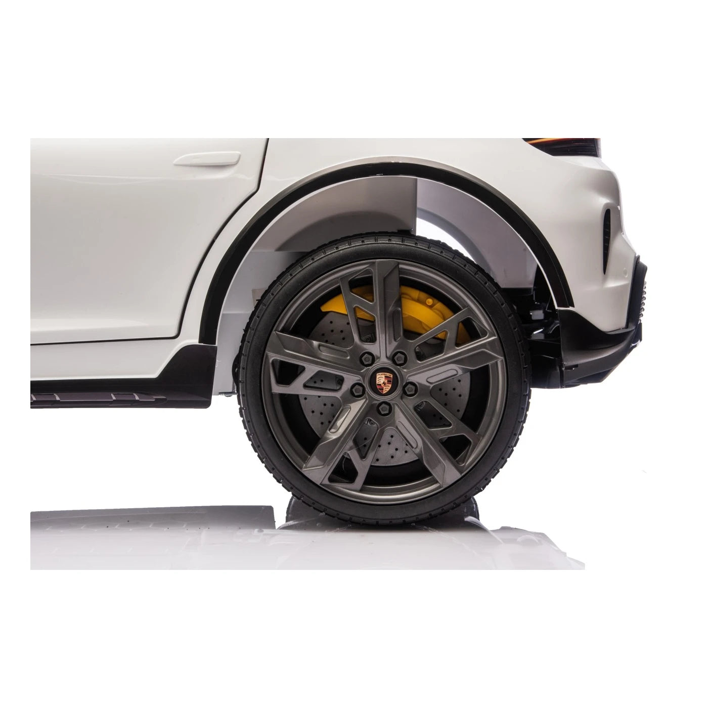PORSCHE TAYCAN TURBO S WHITE 24v