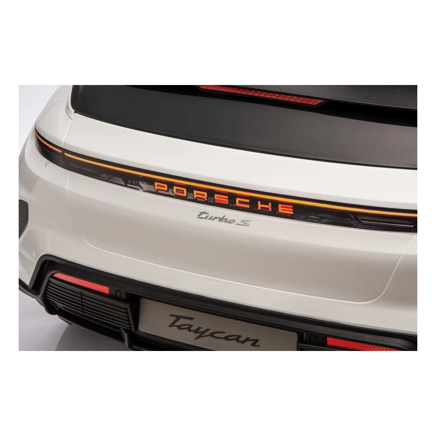 PORSCHE TAYCAN TURBO S WHITE 24v